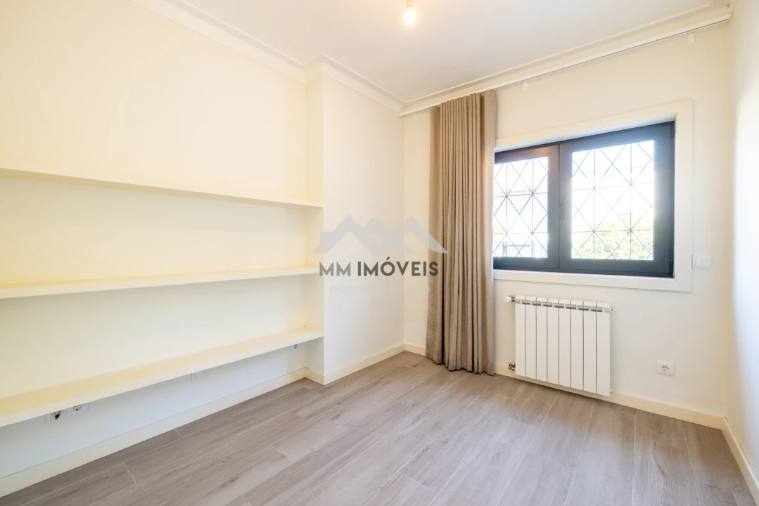 Apartamento T3 para Arrendamento em Lordelo do Ouro e Massarelos Foto 13
