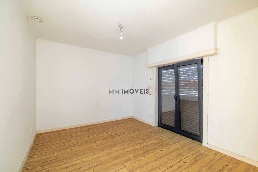 Apartamento T3 para Arrendamento em Lordelo do Ouro e Massarelos Foto 5