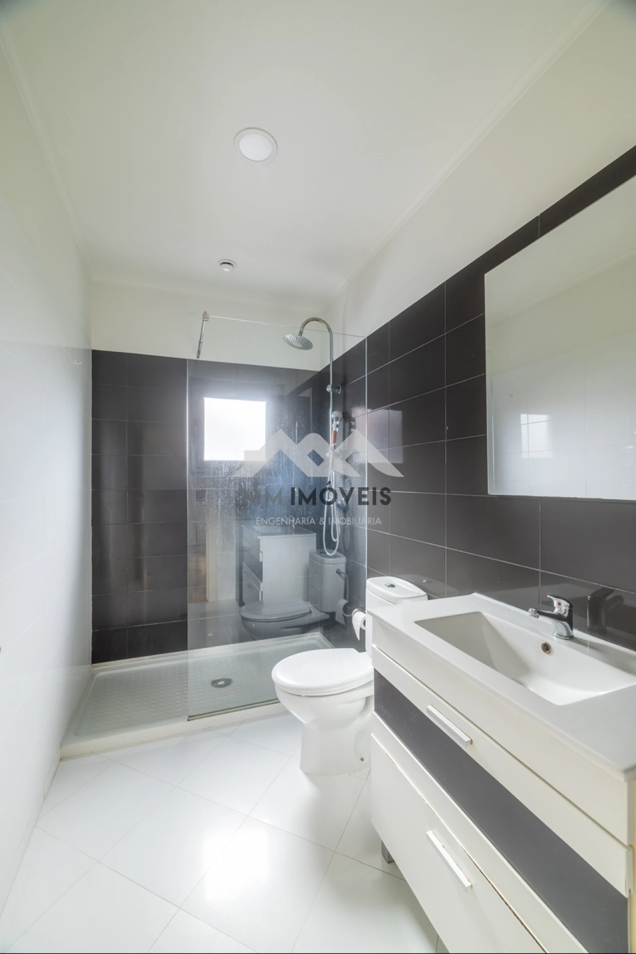 Apartamento T3 para Arrendamento em Lordelo do Ouro e Massarelos Foto 26