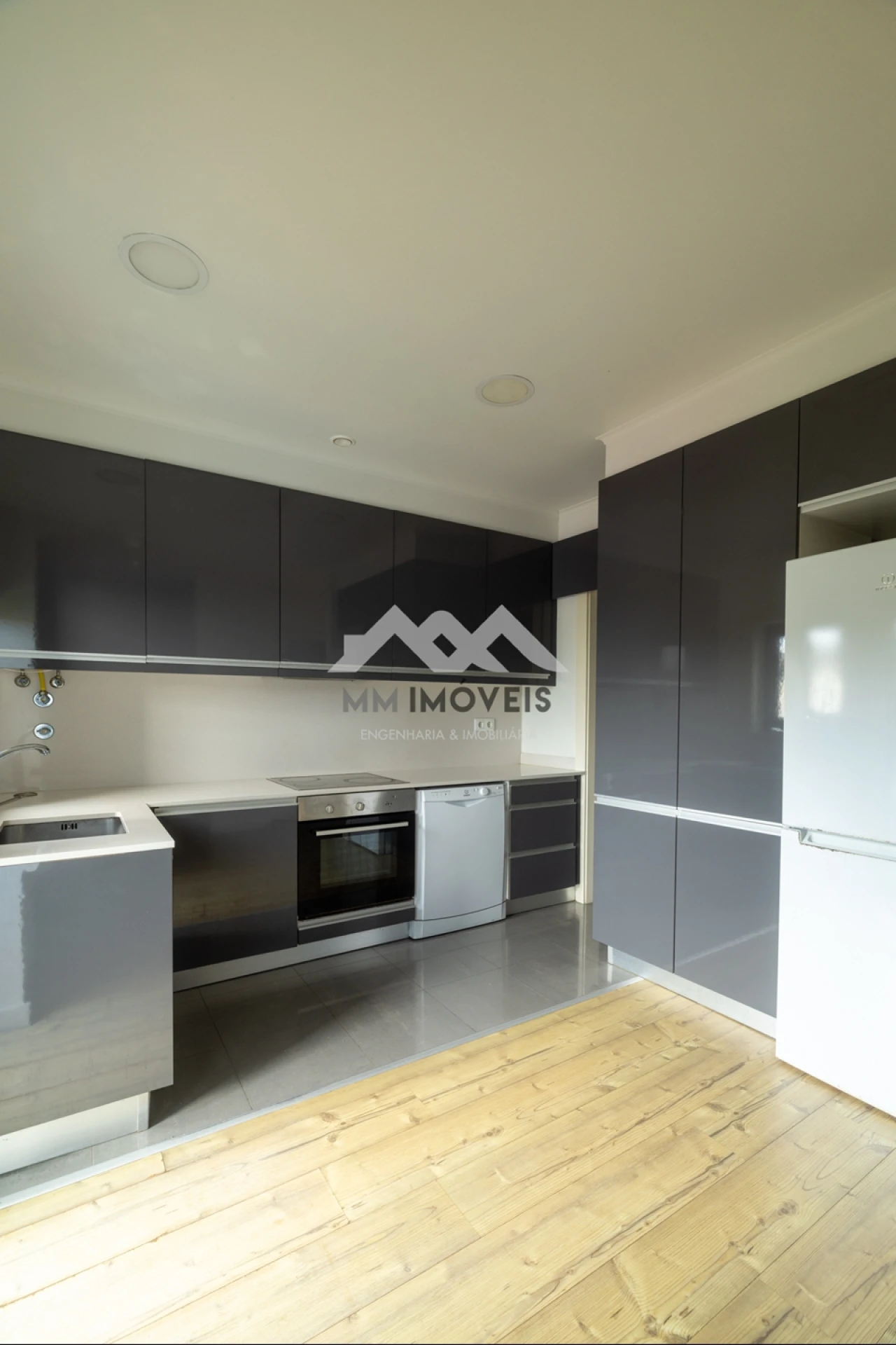 Apartamento T3 para Arrendamento em Lordelo do Ouro e Massarelos Foto 4