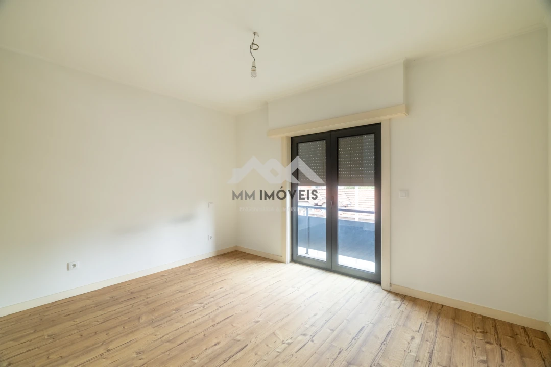 Apartamento T3 para Arrendamento em Lordelo do Ouro e Massarelos Foto 14