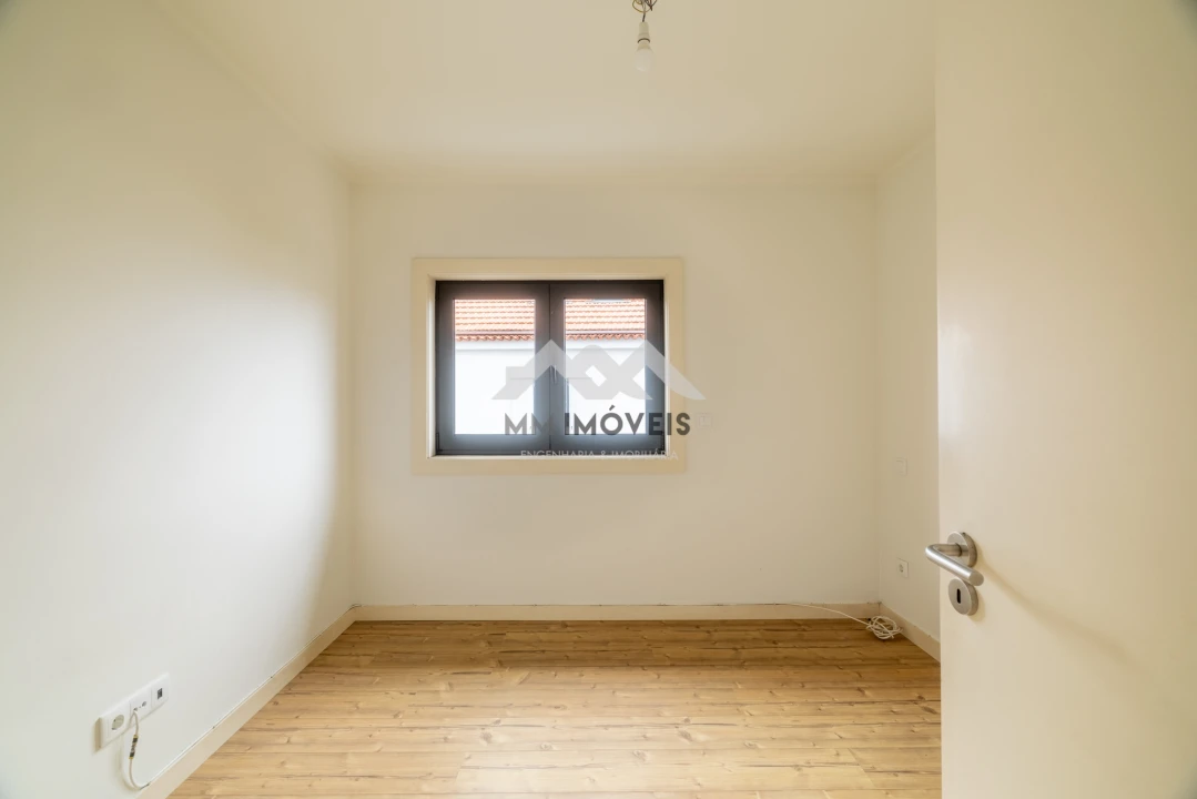Apartamento T3 para Arrendamento em Lordelo do Ouro e Massarelos Foto 22