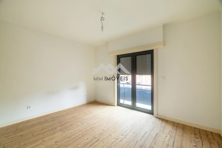 Apartamento T3 para Arrendamento em Lordelo do Ouro e Massarelos Foto 14