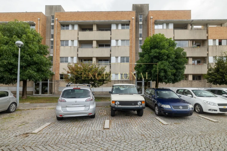 Apartamento T2 para Venda em Cidade da Maia Foto 26