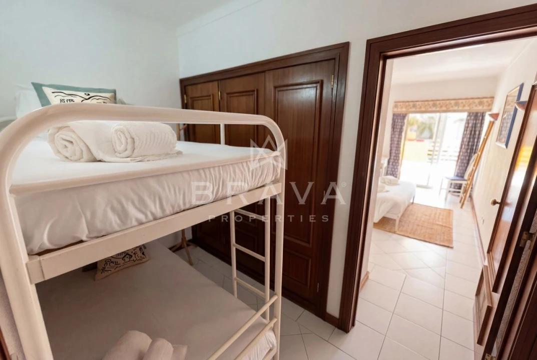 Apartamento T2 para Arrendamento em Quarteira Foto 12