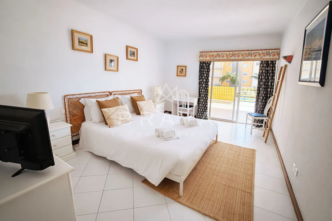 Apartamento T2 para Arrendamento em Quarteira Foto 10