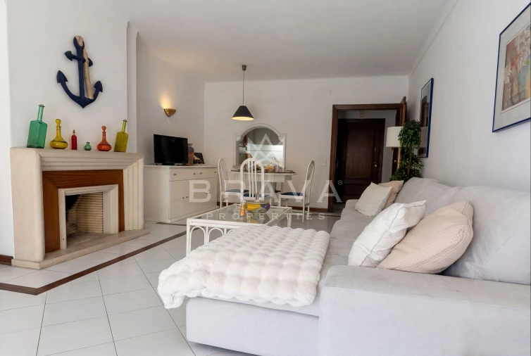 Apartamento T2 para Arrendamento em Quarteira Foto 3