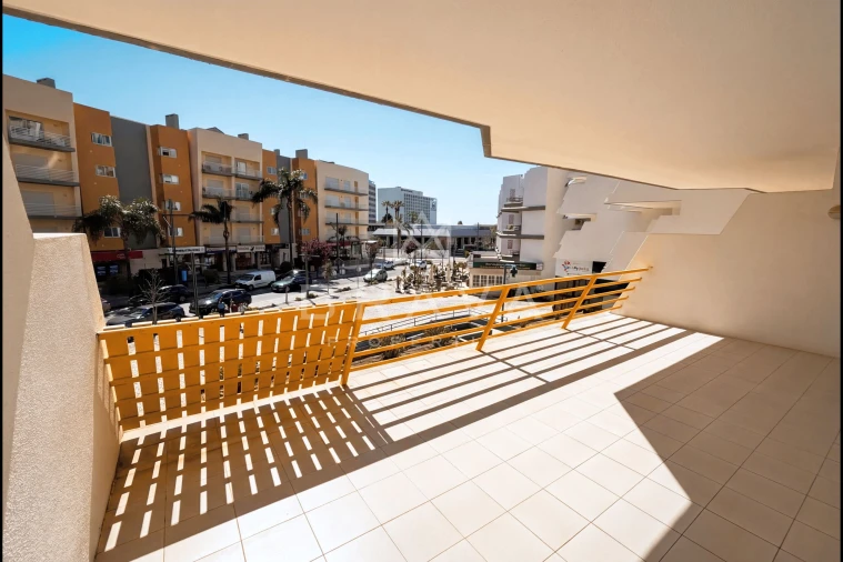Apartamento T2 para Arrendamento em Quarteira Foto 15