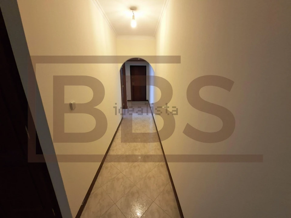 Apartamento T2 para Venda em Algueirão-Mem Martins Foto 2