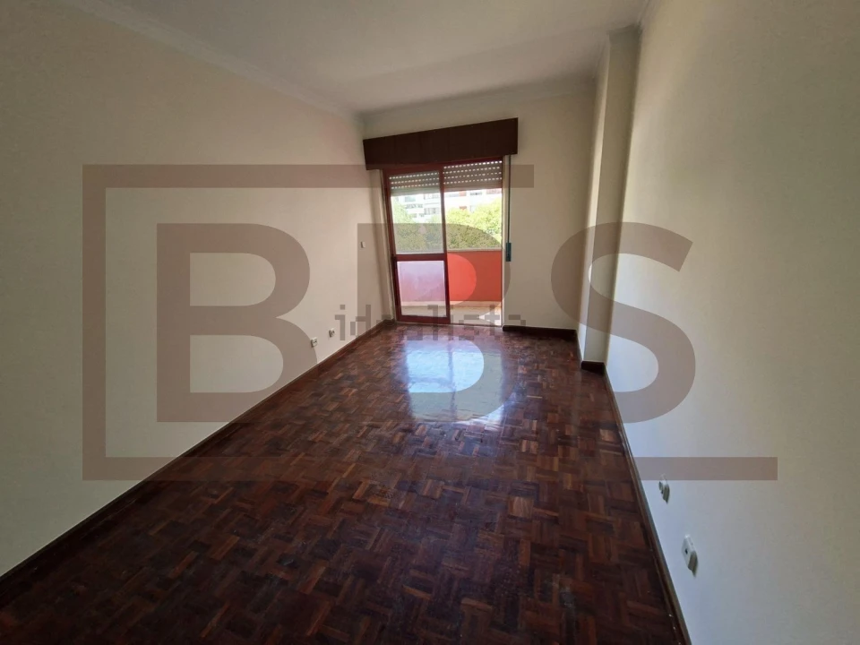 Apartamento T2 para Venda em Algueirão-Mem Martins Foto 8