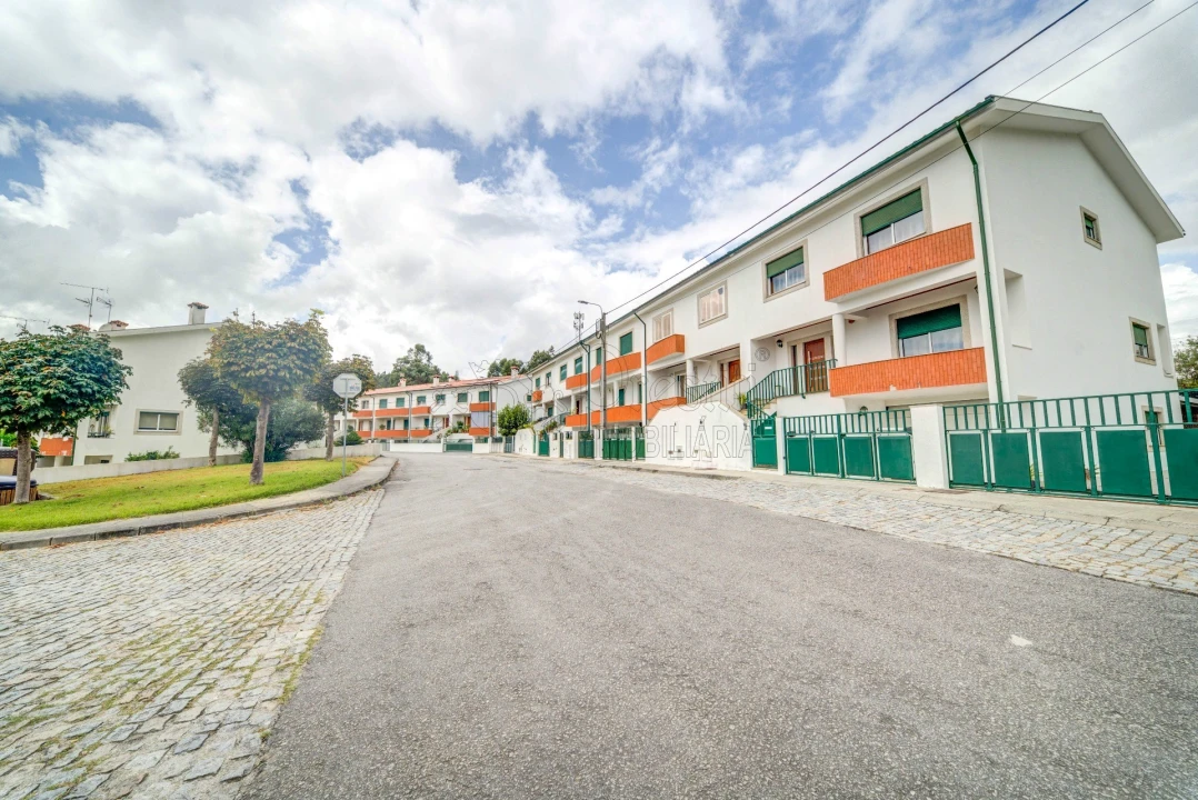 Moradia T3 para Arrendamento em Prazins Santo Tirso e Corvite Foto 3