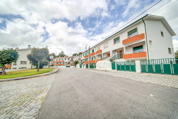 Moradia T3 para Arrendamento em Prazins Santo Tirso e Corvite Foto 3