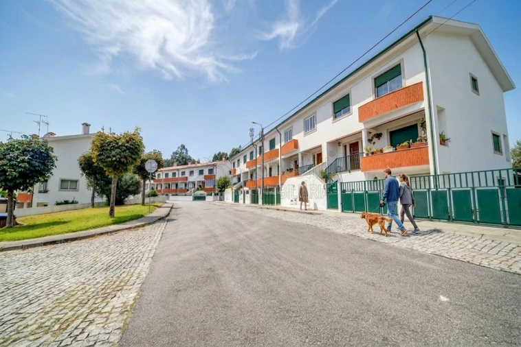 Moradia T3 para Arrendamento em Prazins Santo Tirso e Corvite Foto 4