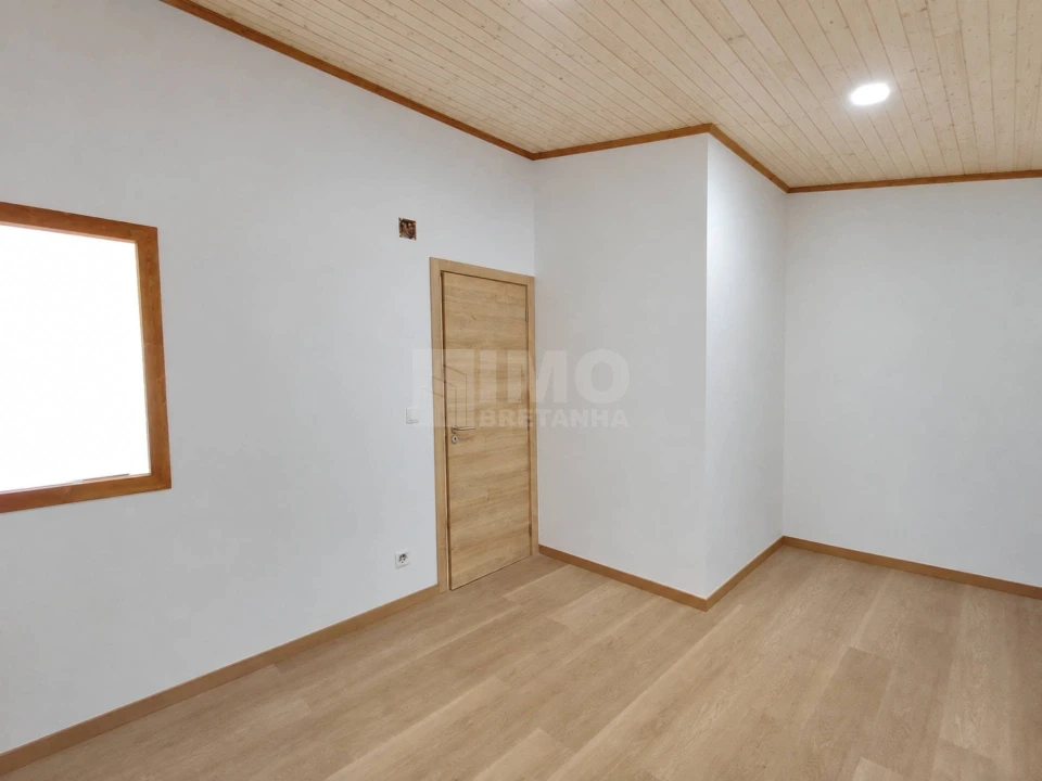 Moradia T3 para Venda em Cantar-Galo e Vila do Carvalho Foto 10