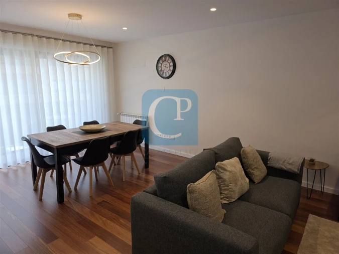 Apartamento T2 para Arrendamento em Oliveira do Douro Foto 5