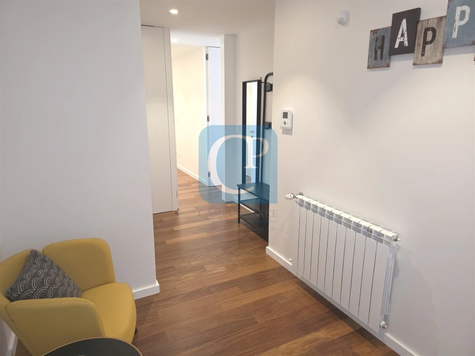 Apartamento T2 para Arrendamento em Oliveira do Douro Foto 2