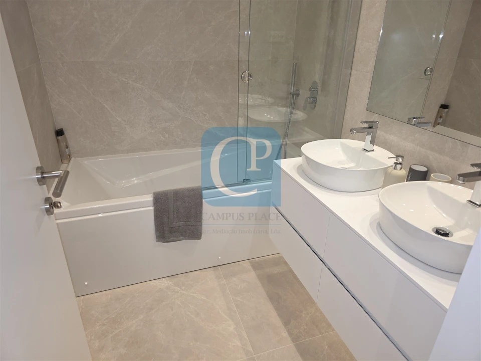 Apartamento T2 para Arrendamento em Oliveira do Douro Foto 20