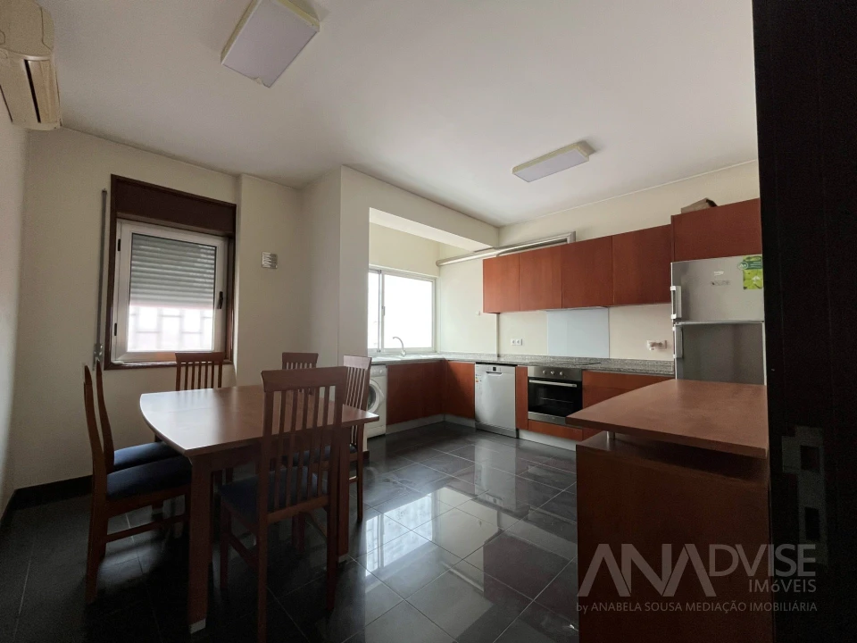 Apartamento T2 para Arrendamento em Viseu Foto 6