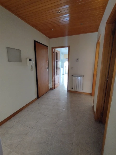 Apartamento T2 para Arrendamento em São Vicente (Braga)