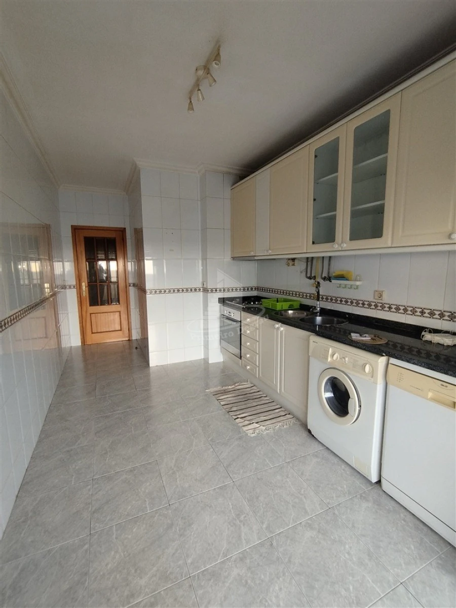 Apartamento T2 para Arrendamento em São Vicente (Braga) Foto 6
