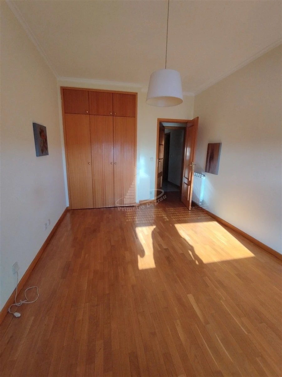 Apartamento T2 para Arrendamento em São Vicente (Braga) Foto 13