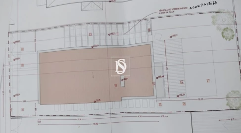 Moradia T5 para Venda em Laranjeiro e Feijó