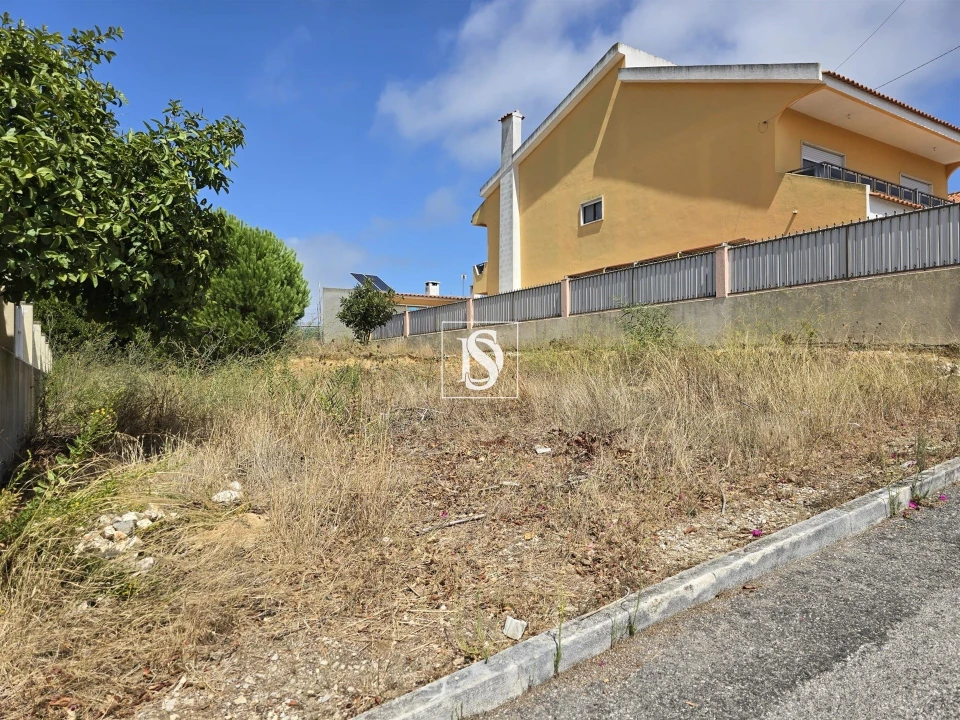 Moradia T5 para Venda em Laranjeiro e Feijó Foto 4