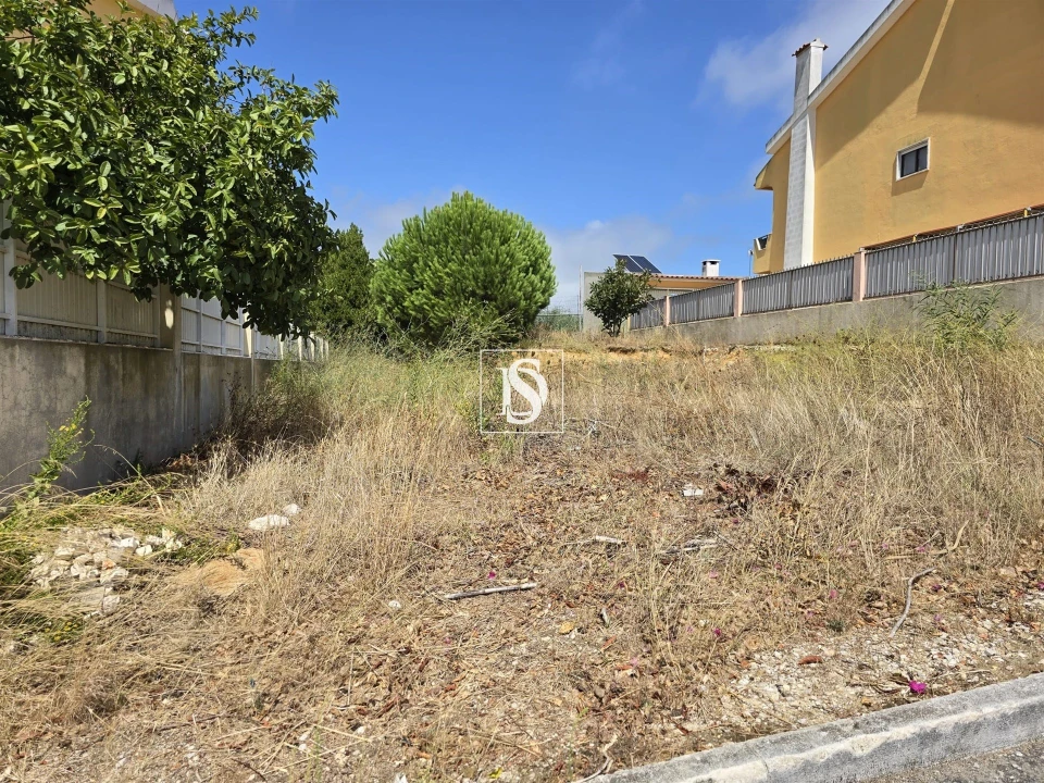Moradia T5 para Venda em Laranjeiro e Feijó Foto 9