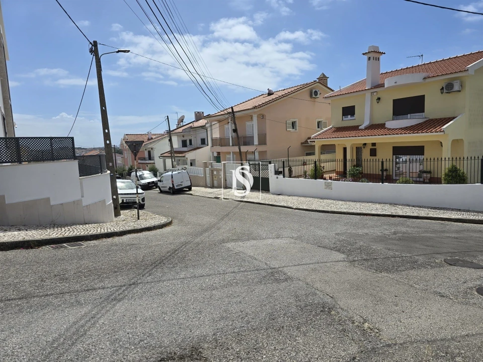 Moradia T5 para Venda em Laranjeiro e Feijó Foto 6