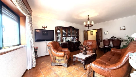 Apartamento T2 para Venda em Aver-O-Mar, Amorim e Terroso