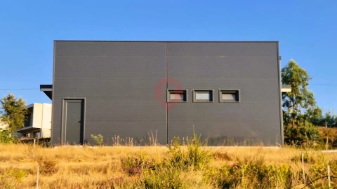 Armazém para Venda em Ceivães e Badim