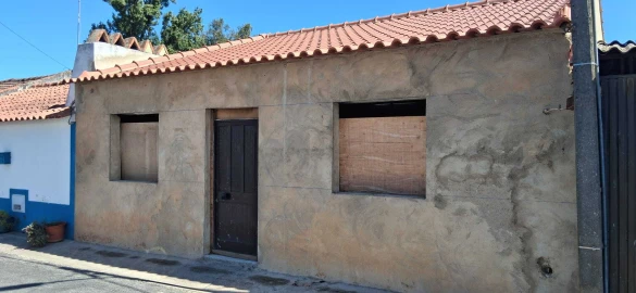 Moradia T4 para Venda em Raposa