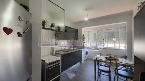 Apartamento T2 para Venda em Samora Correia