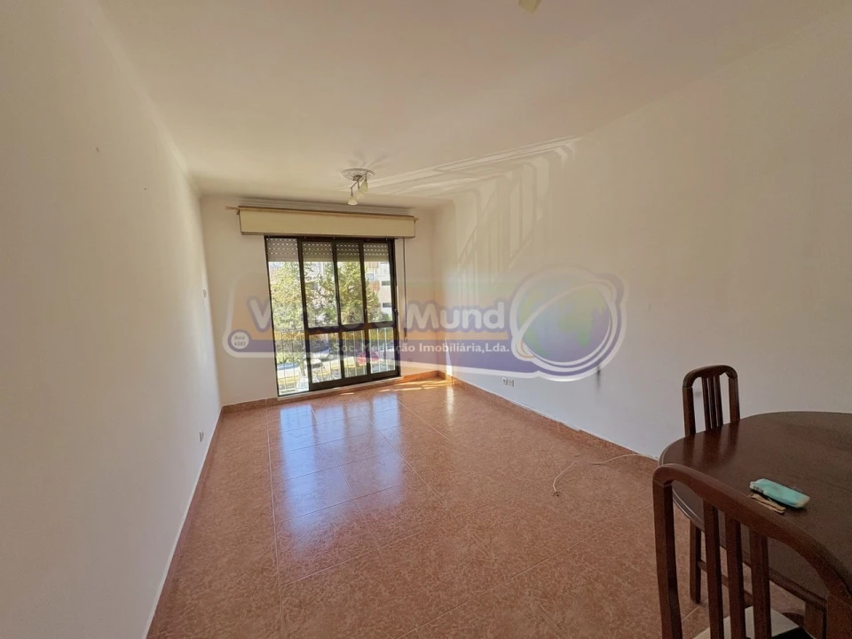 Apartamento T2 para Venda em Vialonga Foto 2