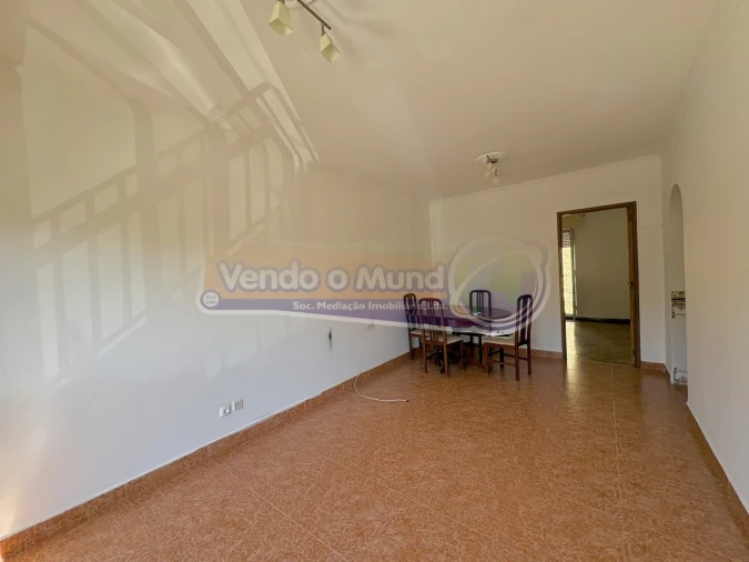 Apartamento T2 para Venda em Vialonga Foto 3