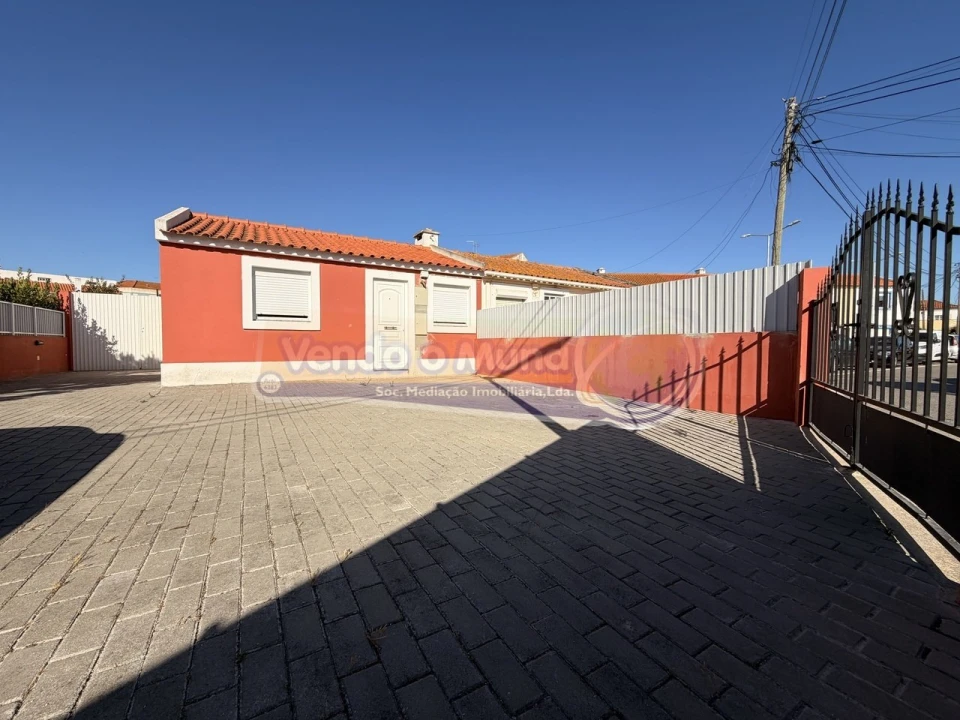 Moradia T3 para Venda em Samora Correia Foto 2