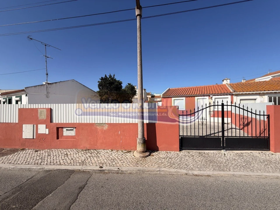 Moradia T3 para Venda em Samora Correia Foto 1