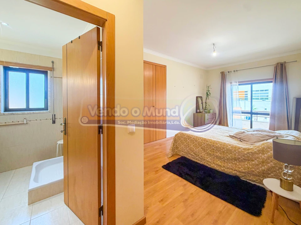 Apartamento T3 para Venda em Benavente Foto 18