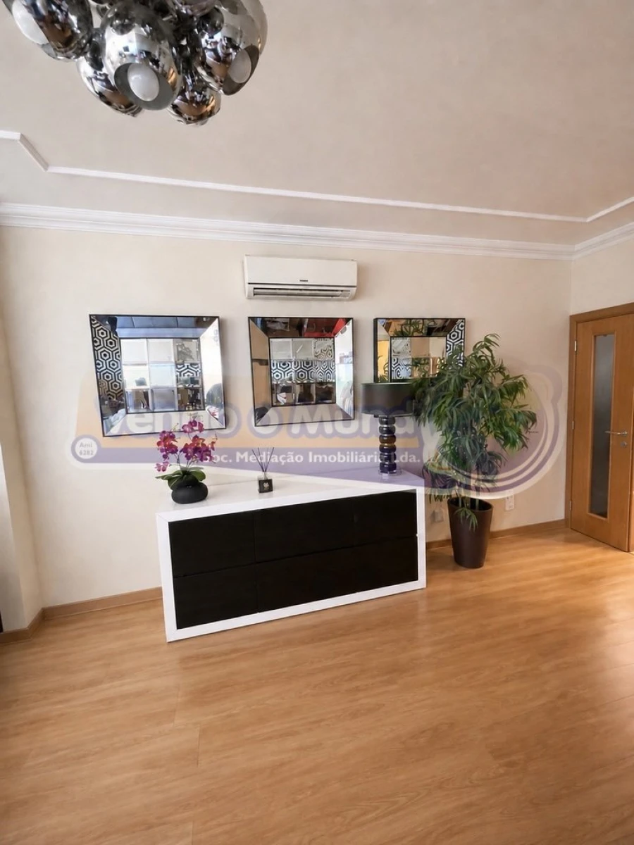 Apartamento T2 para Venda em Loures Foto 4