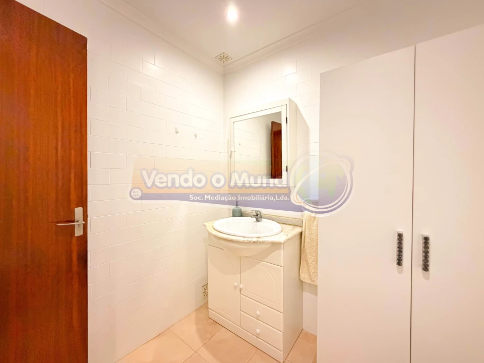 Apartamento T3 para Venda em Benavente Foto 9