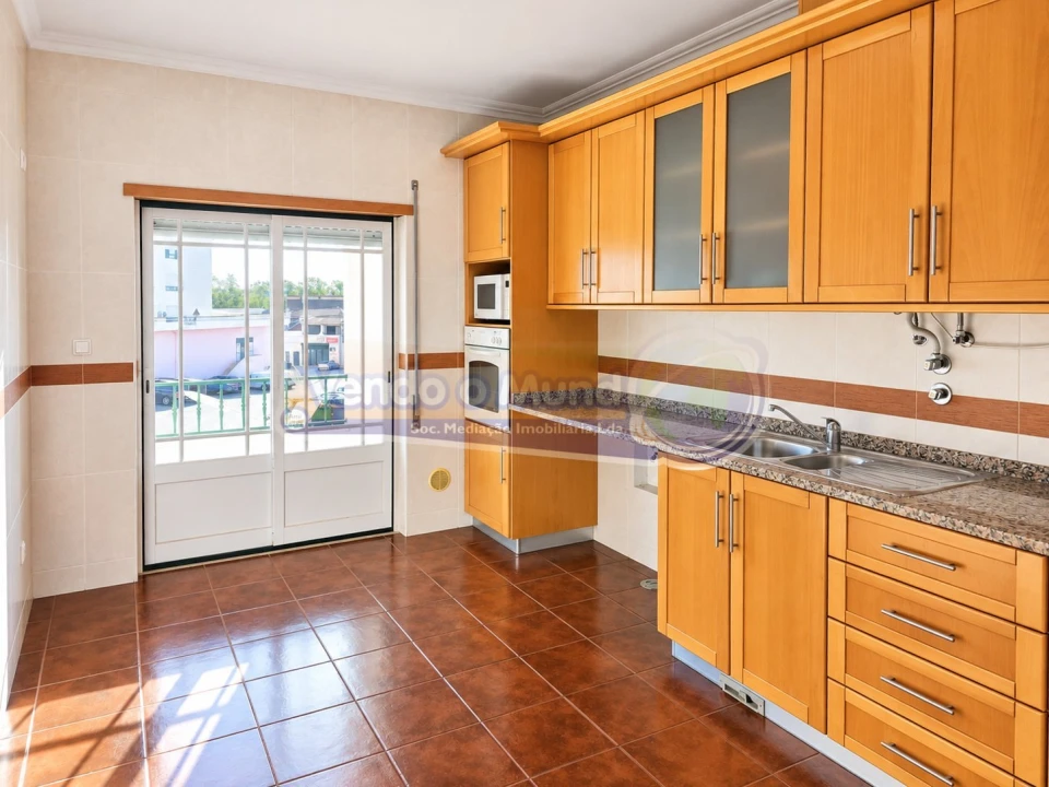 Apartamento T4 para Venda em Benavente Foto 1