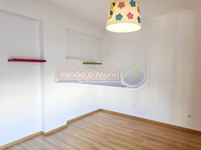 Apartamento T4 para Venda em Benavente Foto 20