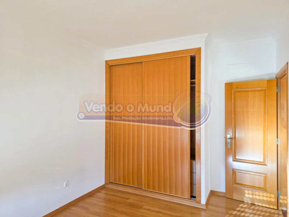 Apartamento T4 para Venda em Benavente Foto 14