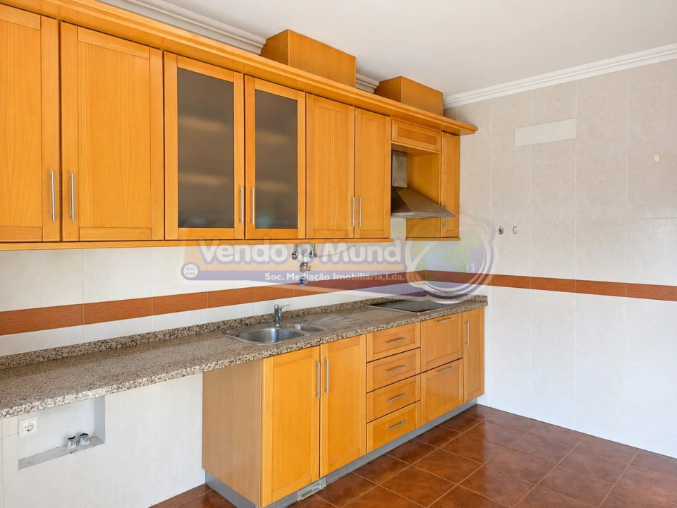 Apartamento T4 para Venda em Benavente Foto 2