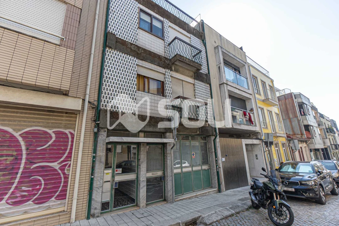 Apartamento T3 para Venda em Cedofeita, Santo Ildefonso, Sé, Miragaia, São Nicolau e Vitória Foto 1