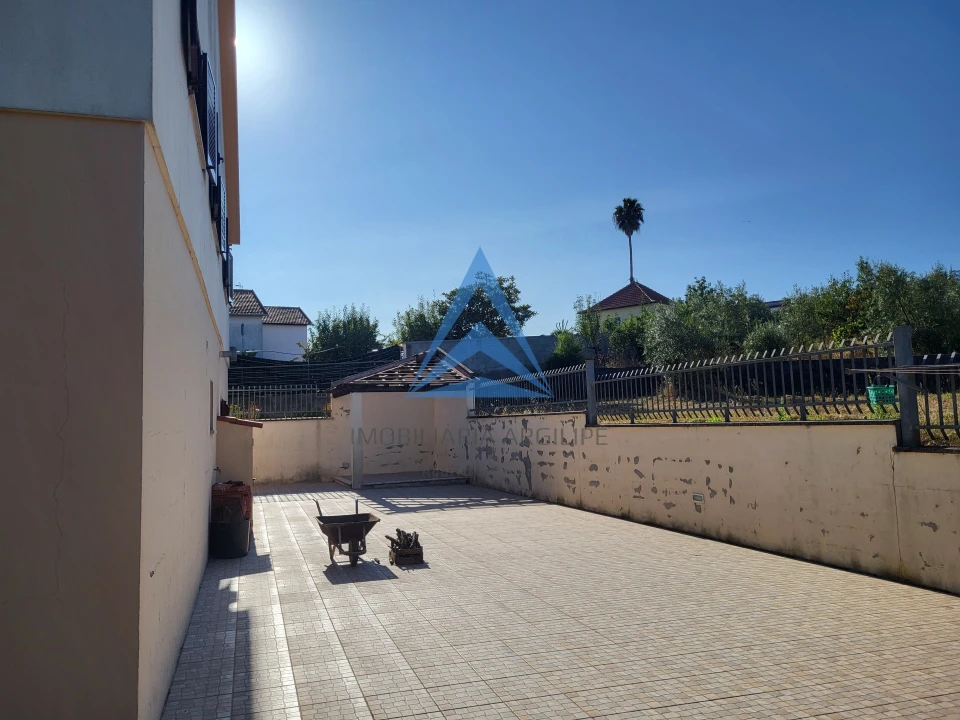 Moradia T5 para Venda em Santiago e São Simão de Litém e Albergaria dos Doze Foto 8