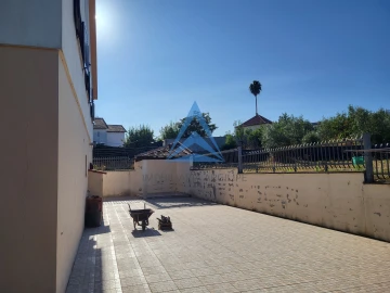Moradia T5 para Venda em Santiago e São Simão de Litém e Albergaria dos Doze