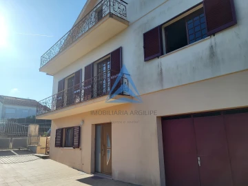 Moradia T5 para Venda em Santiago e São Simão de Litém e Albergaria dos Doze