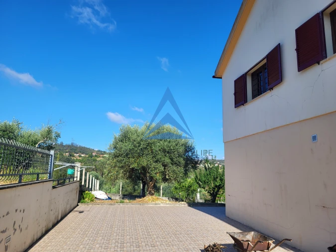 Moradia T5 para Venda em Santiago e São Simão de Litém e Albergaria dos Doze Foto 6