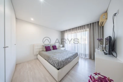 Apartamento T4 para Venda em São Vitor (Braga)